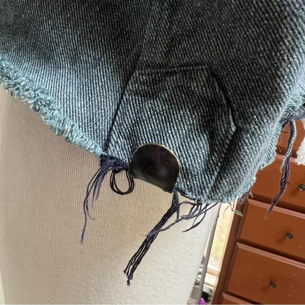 Up cycled selvedge denim cropped jacket - Picture 12 of 15
